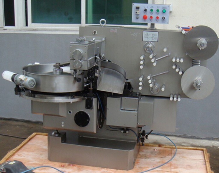 automatic double twist packing machine